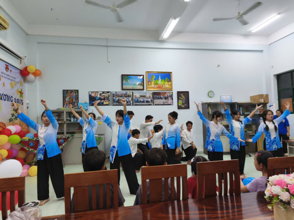 “Vầng Trăng Yêu Thương 2025” – Tết Trung thu ấm áp tình thân, lan tỏa yêu thương