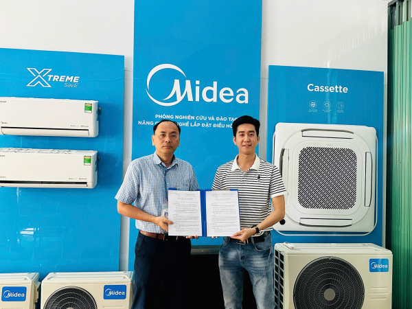 Khoa Cơ khí tiếp nhận tài trợ máy điều hòa không khí và trang thiết bị từ Công ty Midea Việt Nam