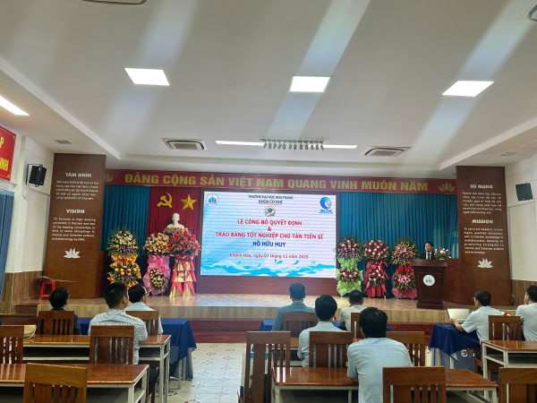 KHOA CƠ KHÍ TỔ CHỨC CÔNG BỐ QUYẾT ĐỊNH VÀ TRAO BẰNG TIẾN SĨ CHO NCS HỒ HỮU HUY