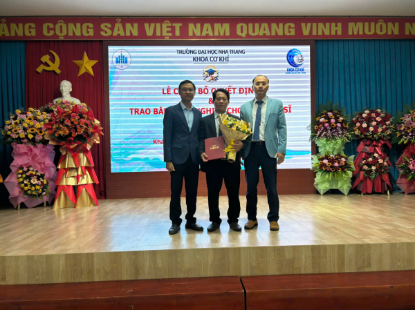 KHOA CƠ KHÍ TỔ CHỨC CÔNG BỐ QUYẾT ĐỊNH VÀ TRAO BẰNG TIẾN SĨ CHO NCS HỒ HỮU HUY