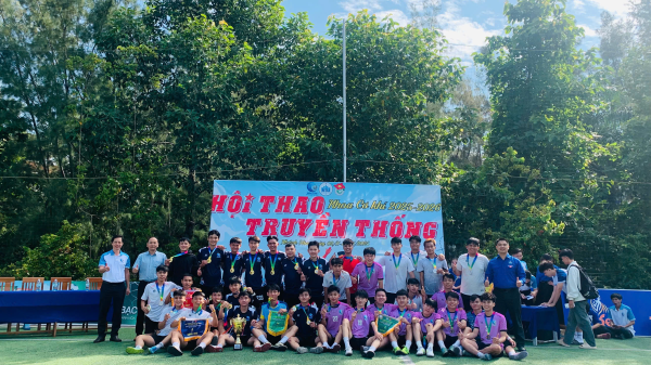 CHUNG KẾT GIẢI BÓNG ĐÁ & BẾ MẠC HỘI THAO TRUYỀN THỐNG SV KHOA CƠ KHÍ 2025–2026