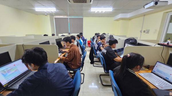 CLB CHẾ TẠO MÁY TỔ CHỨC CHUỖI SINH HOẠT HỌC THUẬT VỀ MÔ PHỎNG VÀ PHÂN TÍCH DÒNG CHẢY NHỰA