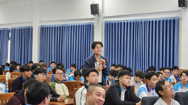 KHOA CƠ KHÍ TỔ CHỨC TALKSHOW – CHIA SẺ KỸ NĂNG THIẾT KẾ & CHẾ TẠO TRONG THỰC TẾ SẢN XUẤT