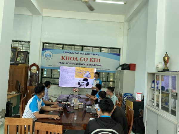 KHOA CƠ KHÍ TỔ CHỨC PHIÊN ĐÁNH GIÁ Ý TƯỞNG NGHIÊN CỨU KHOA HỌC SINH VIÊN NĂM 2026