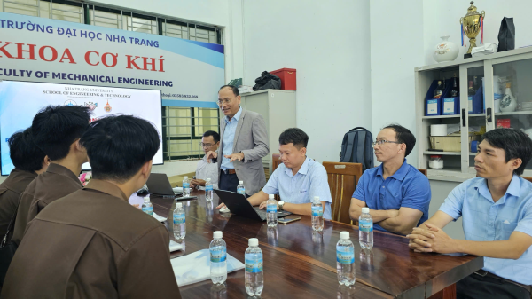 KHOA CƠ KHÍ TỔ CHỨC LỄ ĐÓN TIẾP ĐOÀN SINH VIÊN RAJAMANGALA UNIVERSITY OF TECHNOLOGY ISAN (THÁI LAN) SANG THỰC TẬP VÀ TRAO ĐỔI HỌC THUẬT QUỐC TẾ