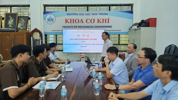 KHOA CƠ KHÍ TỔ CHỨC LỄ ĐÓN TIẾP ĐOÀN SINH VIÊN RAJAMANGALA UNIVERSITY OF TECHNOLOGY ISAN (THÁI LAN) SANG THỰC TẬP VÀ TRAO ĐỔI HỌC THUẬT QUỐC TẾ