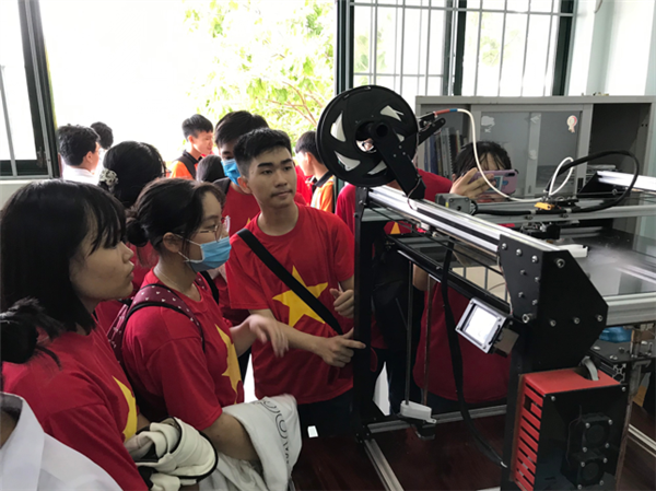 ĐÓN TIẾP ĐOÀN HỌC SINH TRƯỜNG THCS ÂU CƠ, NHA TRANG  ĐẾN THAM QUAN KHOA CƠ KHÍ