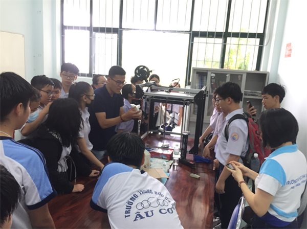 ĐÓN TIẾP ĐOÀN HỌC SINH TRƯỜNG THCS ÂU CƠ, NHA TRANG  ĐẾN THAM QUAN KHOA CƠ KHÍ