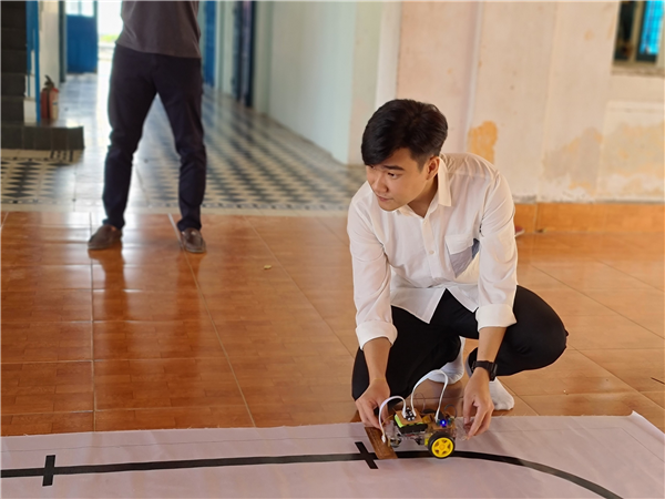 Hoạt động CLB sinh viên ngành Cơ điện tử tháng 4