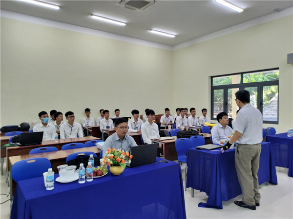 TỔ CHỨC HỘI ĐỒNG ĐÁNH GIÁ ĐỒ ÁN TỐT NGHIỆP ĐẠI HỌC CHO SINH VIÊN KHÓA 60 NĂM 2022