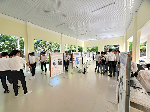 TỔ CHỨC HỘI ĐỒNG ĐÁNH GIÁ ĐỒ ÁN TỐT NGHIỆP ĐẠI HỌC CHO SINH VIÊN KHÓA 60 NĂM 2022