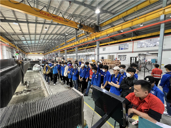 BỘ MÔN CHẾ TẠO MÁY ĐƯA SINH VIÊN K64 ĐI THAM QUAN THỰC TẾ