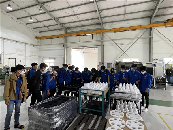 BỘ MÔN CHẾ TẠO MÁY ĐƯA SINH VIÊN K64 ĐI THAM QUAN THỰC TẾ