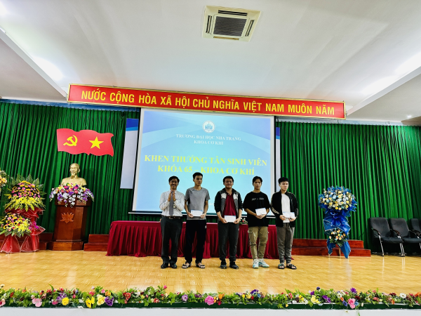 GẶP MẶT TÂN SINH VIÊN TẠI KHOA CƠ KHÍ - HƯỚNG TỚI HÀNH TRÌNH HỌC TẬP THÀNH CÔNG