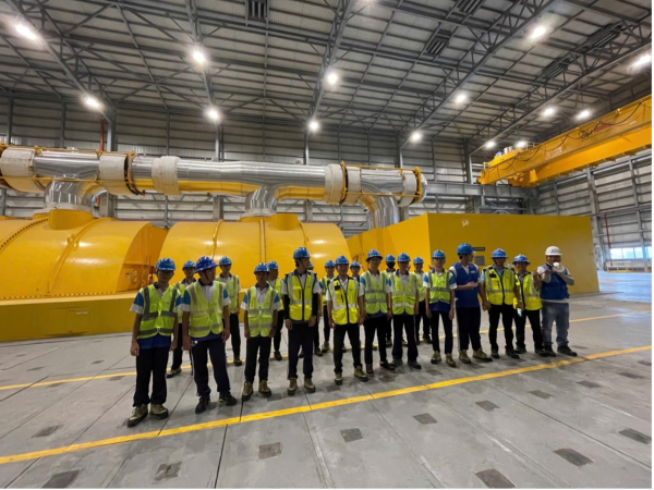 TÂN SV K66 NGÀNH KỸ THUẬT CƠ KHÍ VÀ NGÀNH THIẾT KẾ VÀ CHẾ TẠO SỐ ĐI THAM QUAN NHÀ MÁY NHIỆT ĐIỆN BOT VÂN PHONG 1