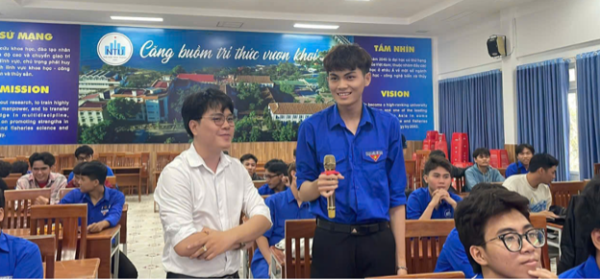 CHƯƠNG TRÌNH GIAO LƯU GIỮA CÁC CHUYÊN GIA THIẾT KẾ CÔNG TY DAIKIN VIỆT NAM VÀ SINH VIÊN NGÀNH KỸ THUẬT NHIỆT, TRƯỜNG ĐH NHA TRANG