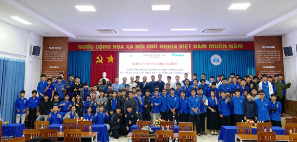 CHƯƠNG TRÌNH GIAO LƯU GIỮA CÁC CHUYÊN GIA THIẾT KẾ CÔNG TY DAIKIN VIỆT NAM VÀ SINH VIÊN NGÀNH KỸ THUẬT NHIỆT, TRƯỜNG ĐH NHA TRANG