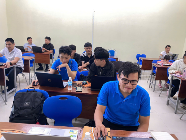 Câu lạc bộ chuyên ngành Nhiệt-lạnh sinh hoạt học thuật về sử dụng phần mềm DK-BIM (DAIKIN)