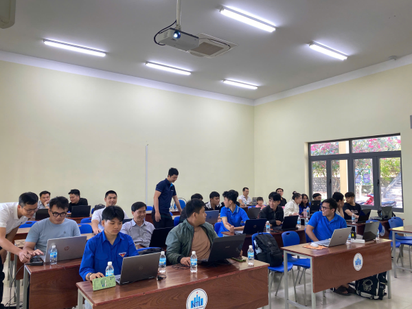 Câu lạc bộ chuyên ngành Nhiệt-lạnh sinh hoạt học thuật về sử dụng phần mềm DK-BIM (DAIKIN)