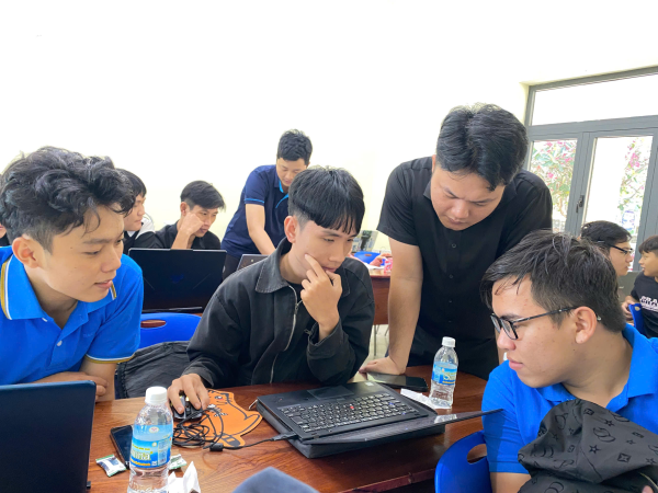 Câu lạc bộ chuyên ngành Nhiệt-lạnh sinh hoạt học thuật về sử dụng phần mềm DK-BIM (DAIKIN)