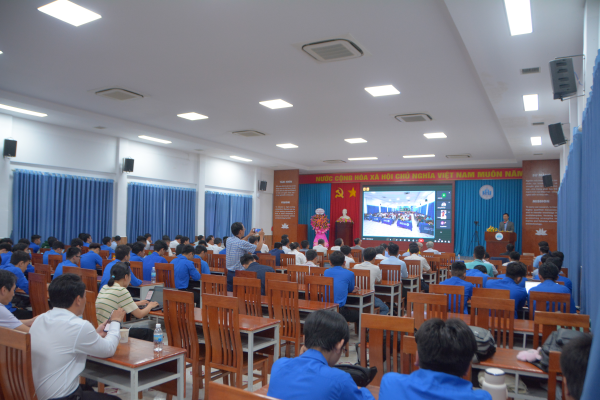 KHOA CƠ KHÍ TỔ CHỨC THÀNH CÔNG HỘI THẢO KHOA HỌC CÔNG NGHỆ VÀ KỸ THUẬT CƠ KHÍ THUỶ SẢN THÔNG MINH 2025