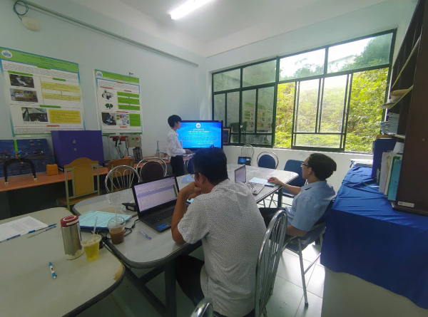 SINH VIÊN NGÀNH KỸ THUẬT CƠ ĐIỆN TỬ K63 BẢO VỆ THÀNH CÔNG CHUYÊN ĐỀ TỐT NGHIỆP