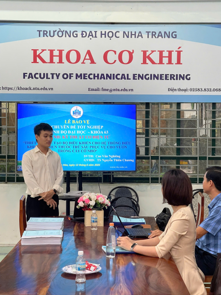 SINH VIÊN NGÀNH KỸ THUẬT CƠ ĐIỆN TỬ K63 BẢO VỆ THÀNH CÔNG CHUYÊN ĐỀ TỐT NGHIỆP