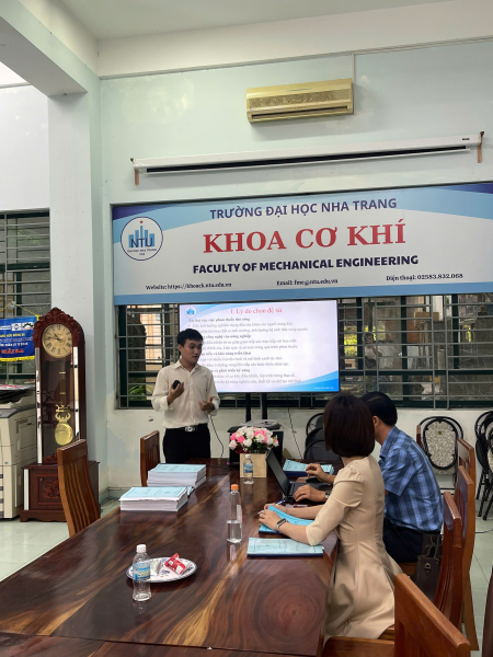 SINH VIÊN NGÀNH KỸ THUẬT CƠ ĐIỆN TỬ K63 BẢO VỆ THÀNH CÔNG CHUYÊN ĐỀ TỐT NGHIỆP