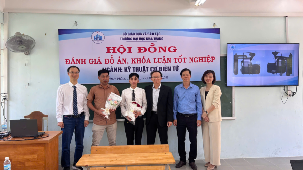 SINH VIÊN NGÀNH KỸ THUẬT CƠ ĐIỆN TỬ K63 BẢO VỆ THÀNH CÔNG ĐỒ ÁN TỐT NGHIỆP