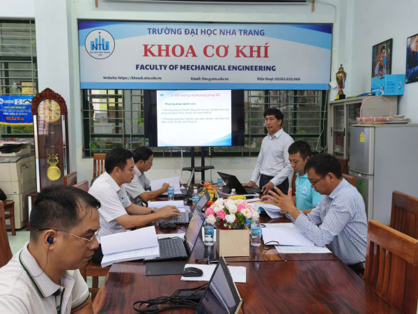 Nghiệm thu thành công đề tài thiết bị khử mặn ứng dụng năng lượng mặt trời