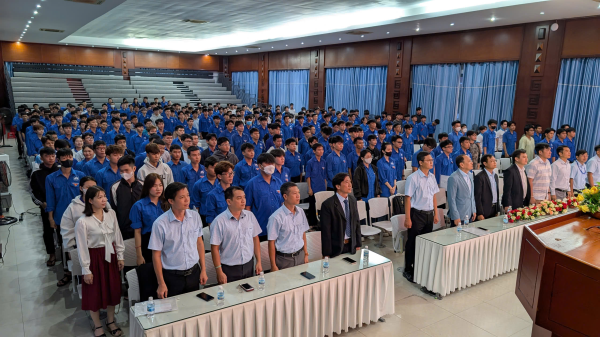 LỄ GẶP MẶT VÀ TRAO HỌC BỔNG TÂN SINH VIÊN K67 – KHOA CƠ KHÍ